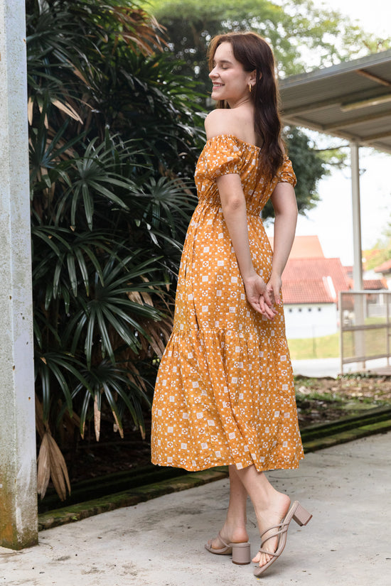 Laina Dress gold