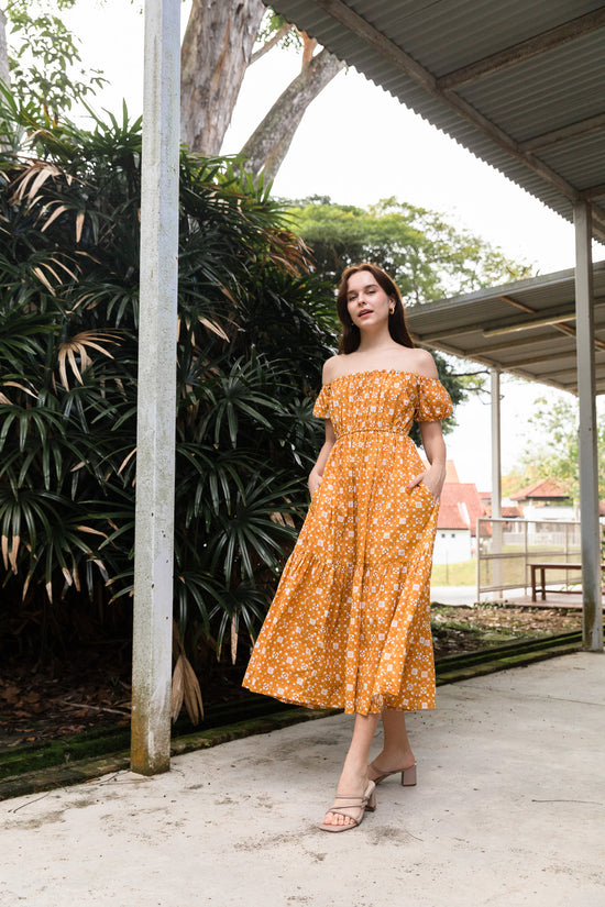 Laina Dress gold